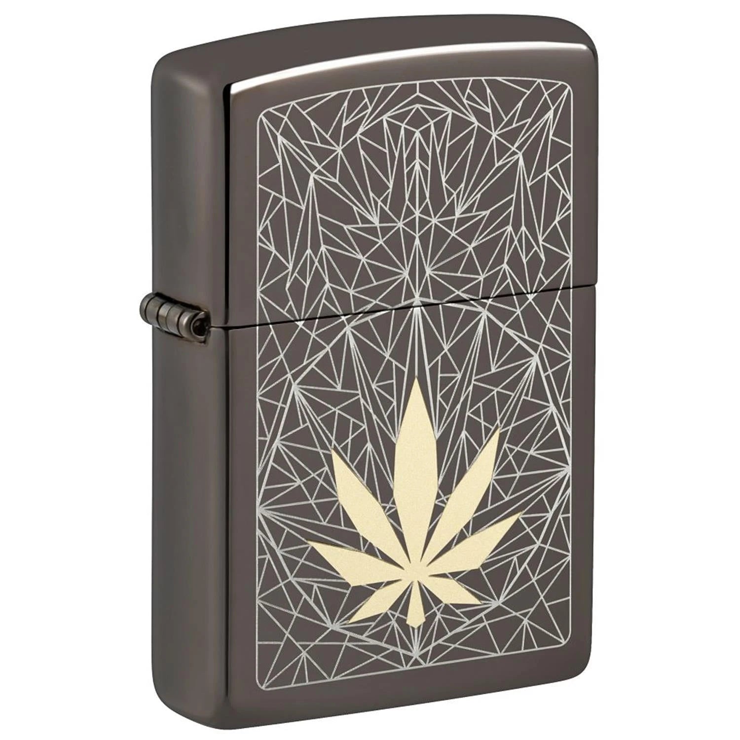 Zippo Sturmfeuerzeug Cannabis Geometrie Design, geschlossen in Schrägansicht, goldenes Cannabis-Blatt mit geometrischem Linienmuster auf Black Ice Finish, weißer Hintergrund